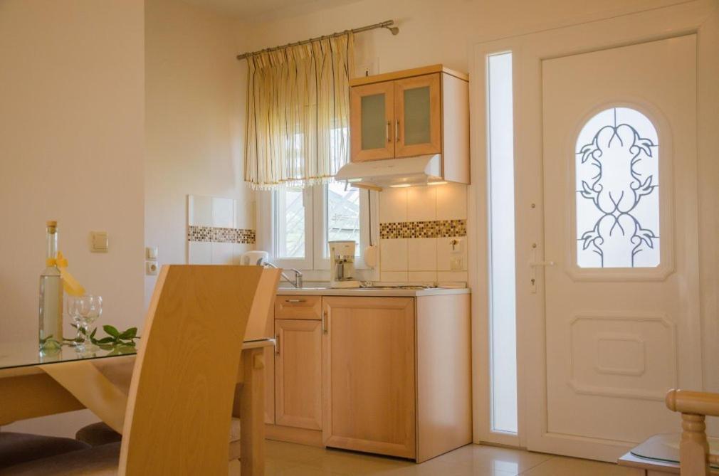 San Giorgio Apartments Скала Потамияс Стая снимка